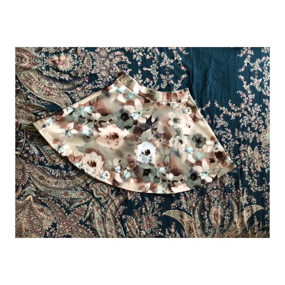 floral skater skirt 🌷🍨